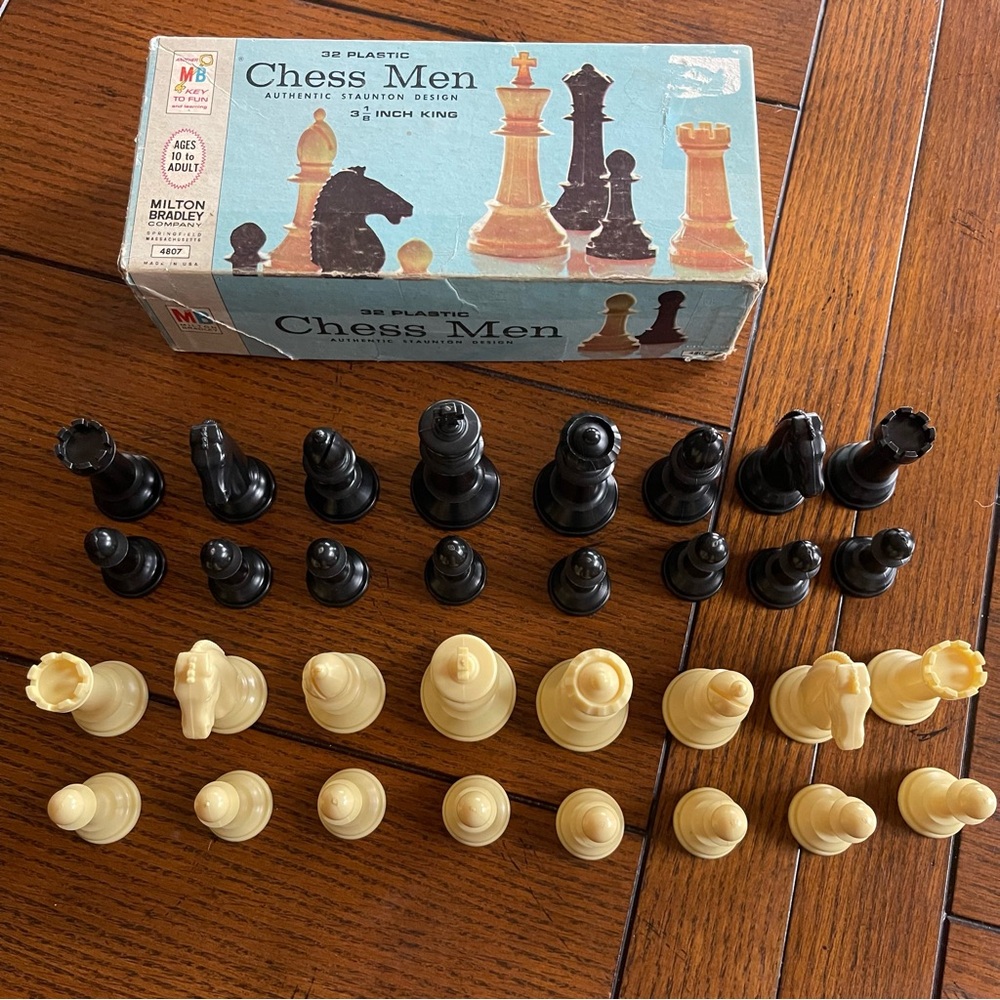 Vintage 1969 Milton Bradley Chess Men 32 Pieces in Original Box Staunton Design